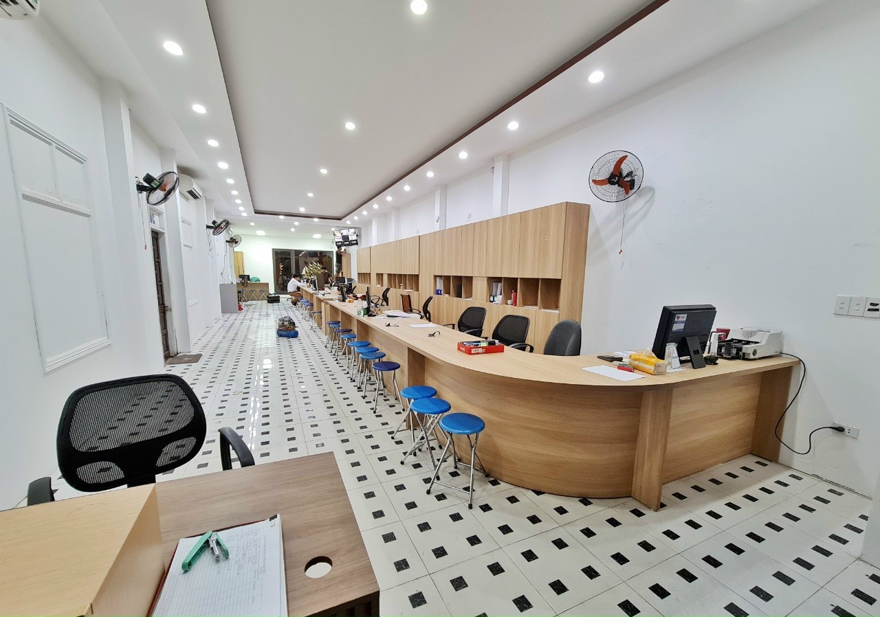 Không gian làm việc và khu vực tiếp nhận hồ sơ tại Văn phòng Công chứng Hội An