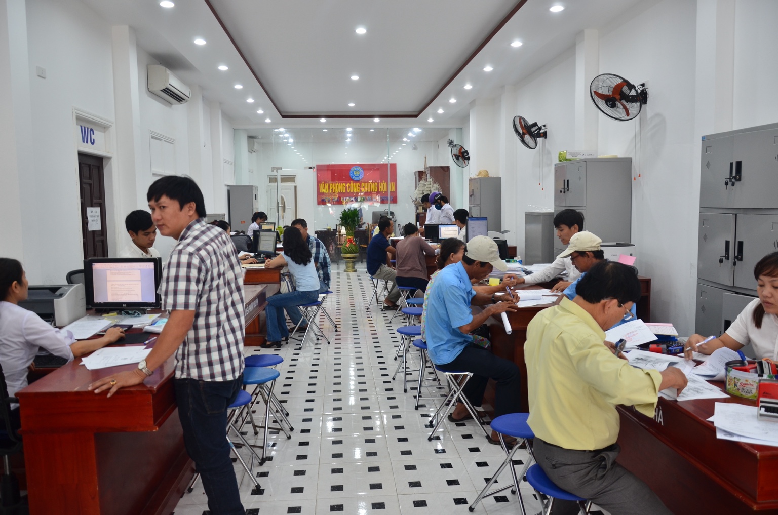 Hoạt động tiếp nhận và xử lý hồ sơ tại Văn phòng Công chứng Hội An